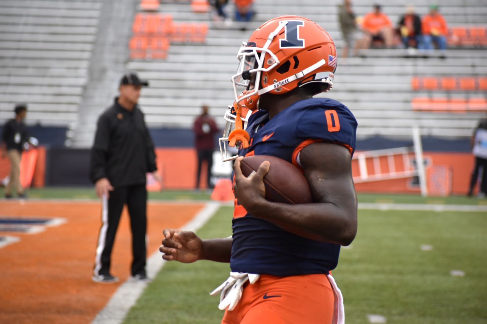 PHOTOS: Illinois warms up against Charlotte